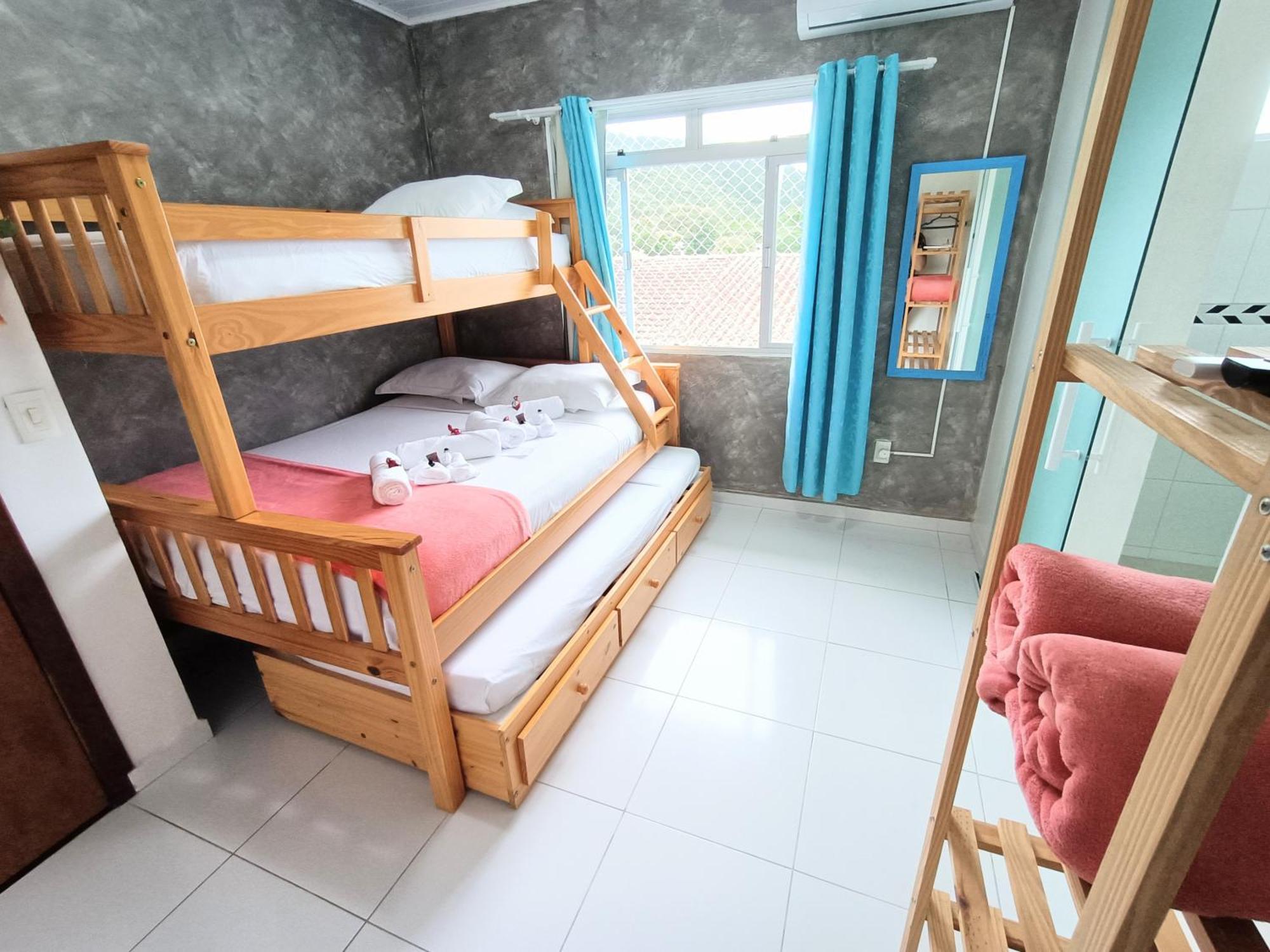 Hostel Casa Da Vo Rosa ゴヴェルナドール・セウソ・ラーモス エクステリア 写真