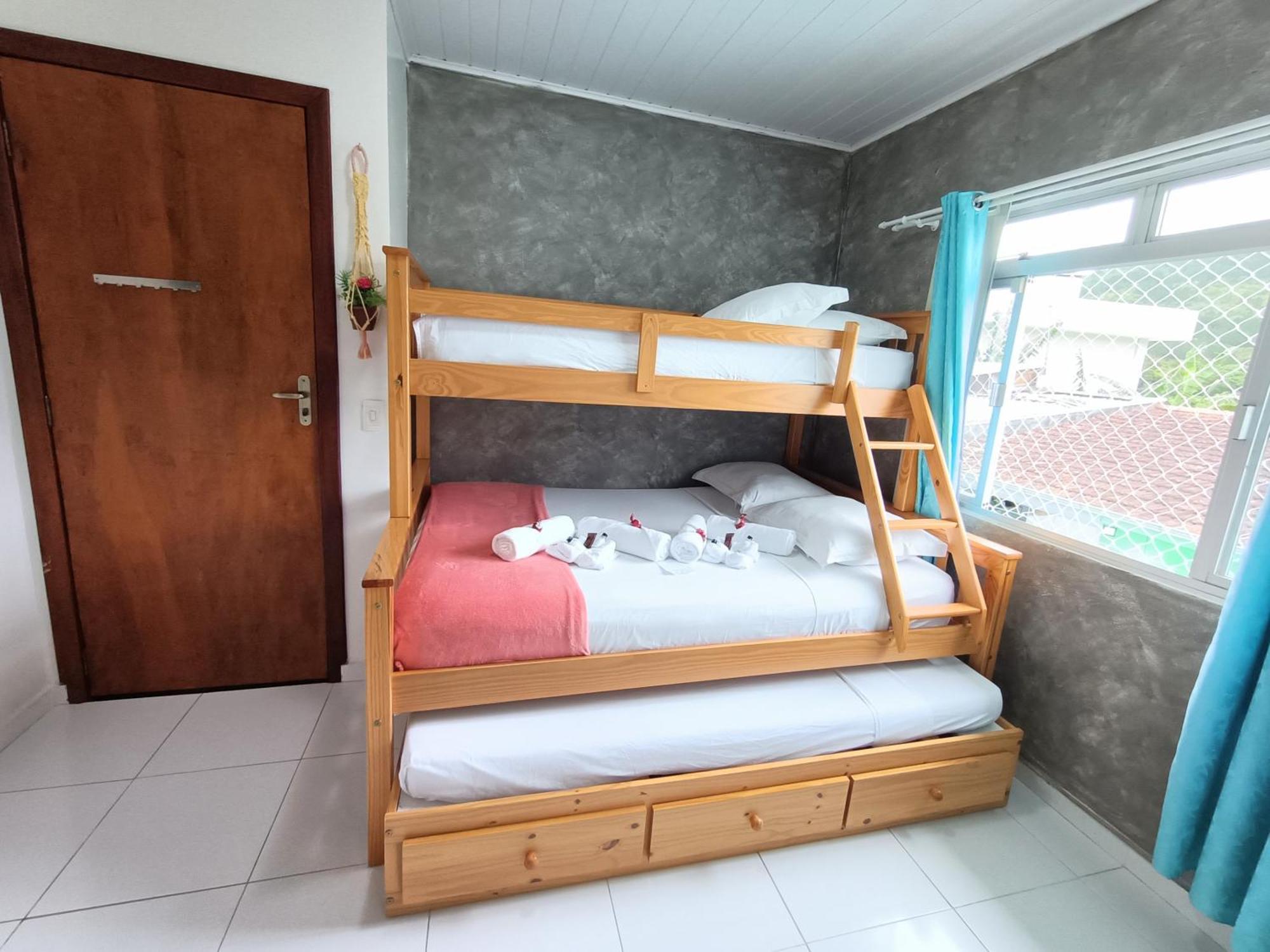 Hostel Casa Da Vo Rosa ゴヴェルナドール・セウソ・ラーモス エクステリア 写真